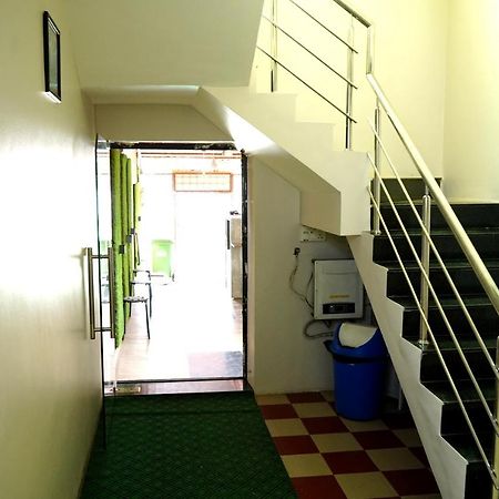 Yuvraj Lodge Osmanabad 外观 照片