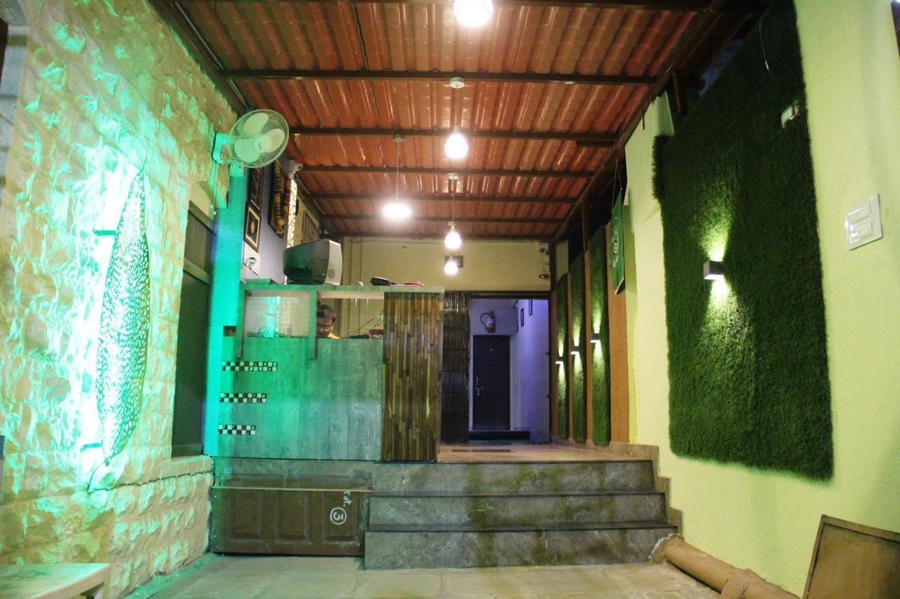 Yuvraj Lodge Osmanabad 外观 照片