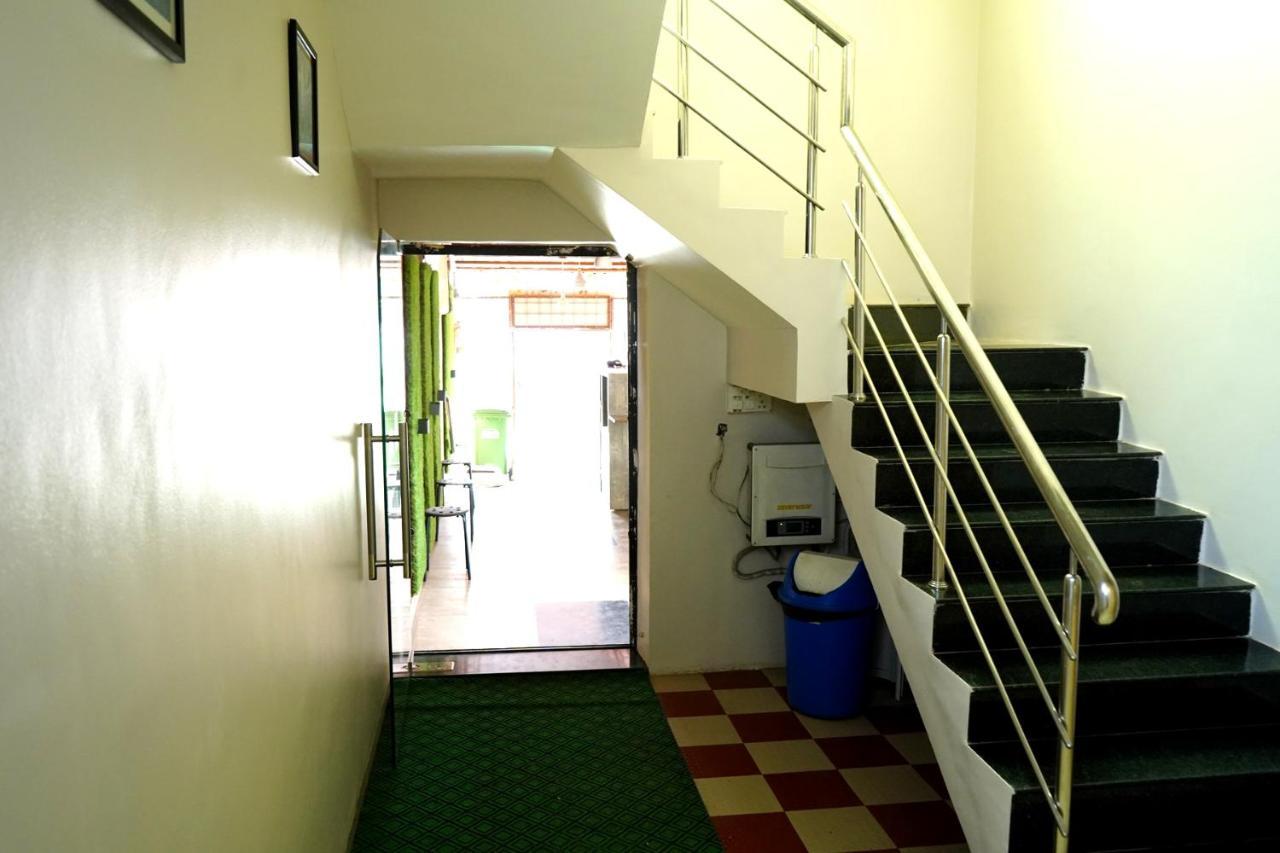 Yuvraj Lodge Osmanabad 外观 照片